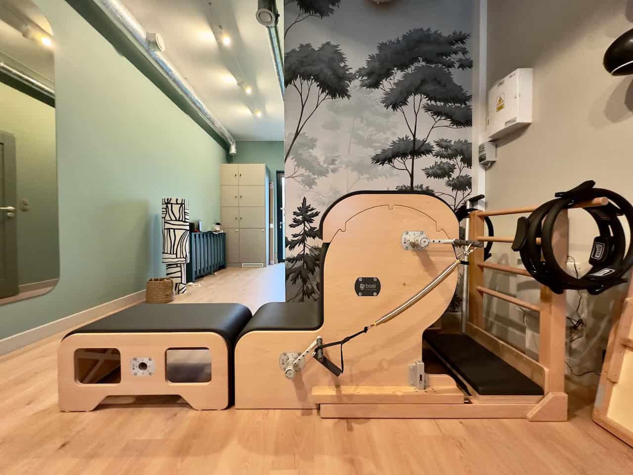 Wunda chair and ladder barrel